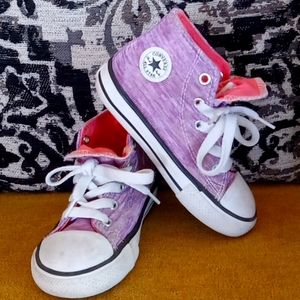 Toddlers sz 8 Converse